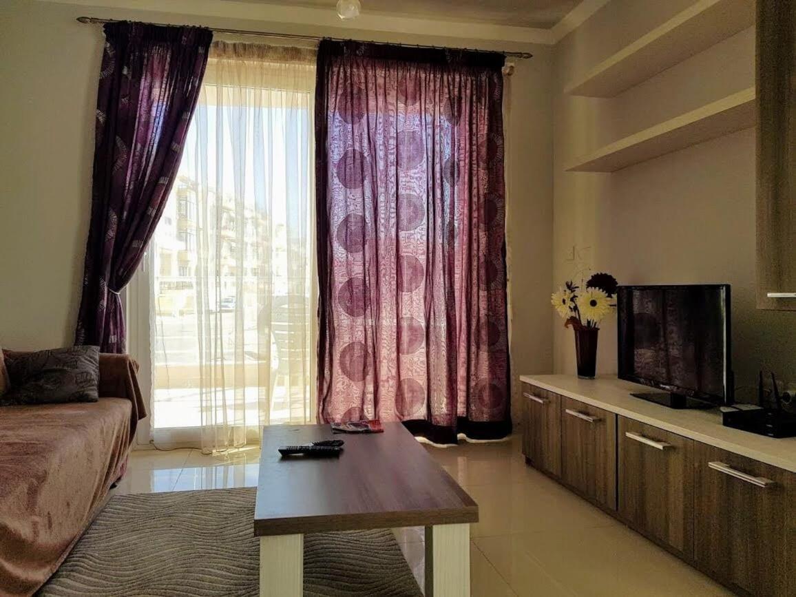 Riviera Holiday Apartments - Seafront - Wifi Marsaskala Room photo